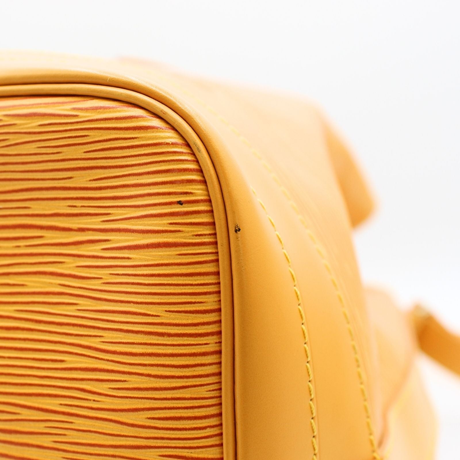 Noe Epi Shoulder Bag