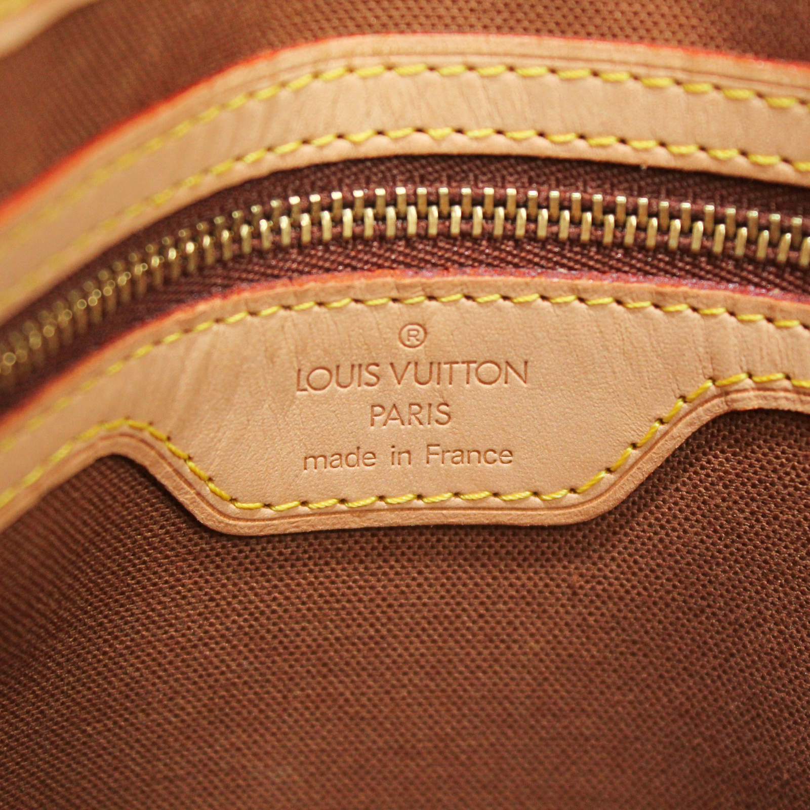 Vavin GM Monogram Shoulder bag