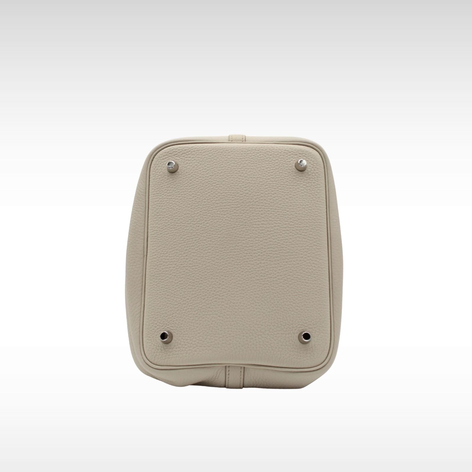 Picotin Lock 22 Taurillon Clemence Beton Hand Bag