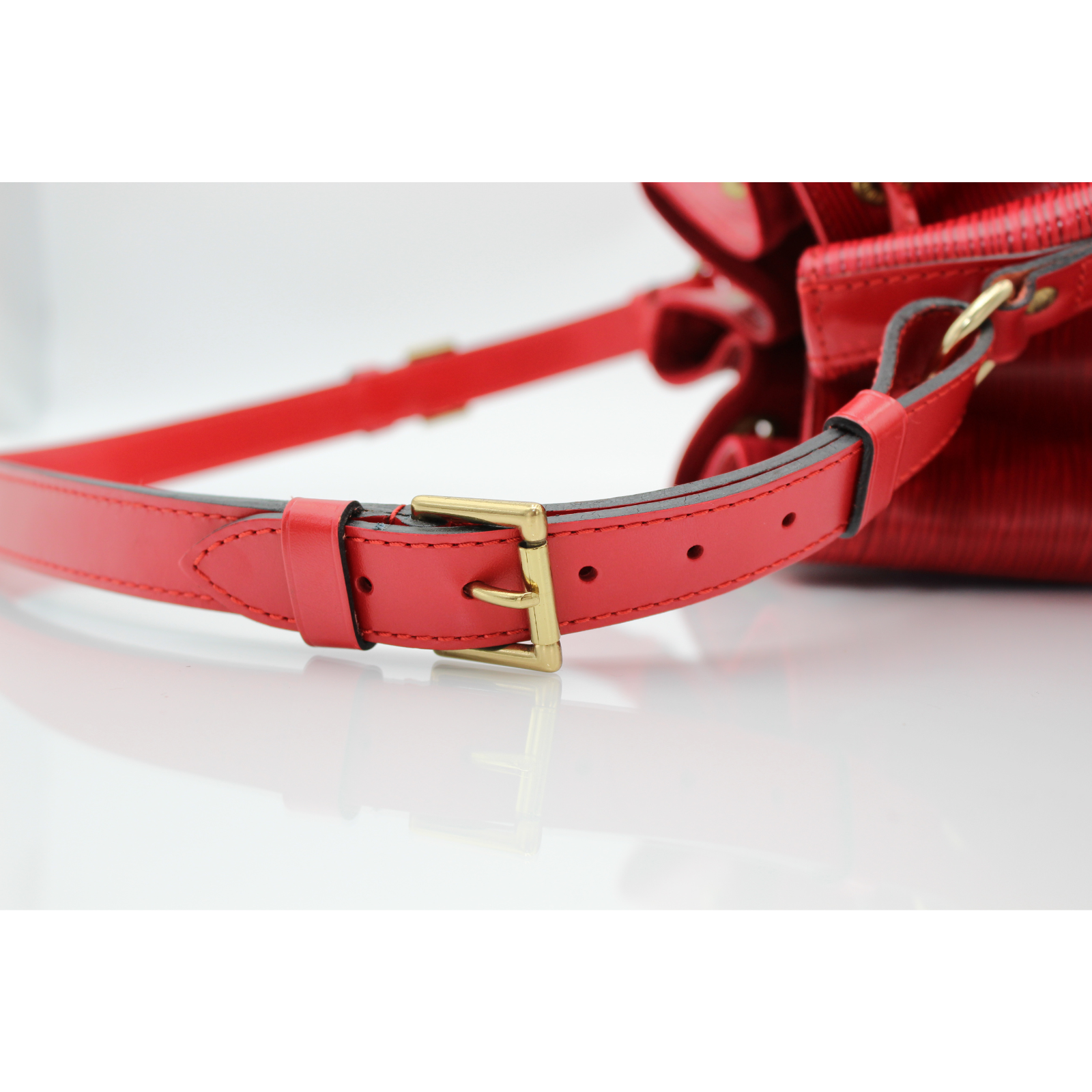 Noe Epi Shoulder Bag