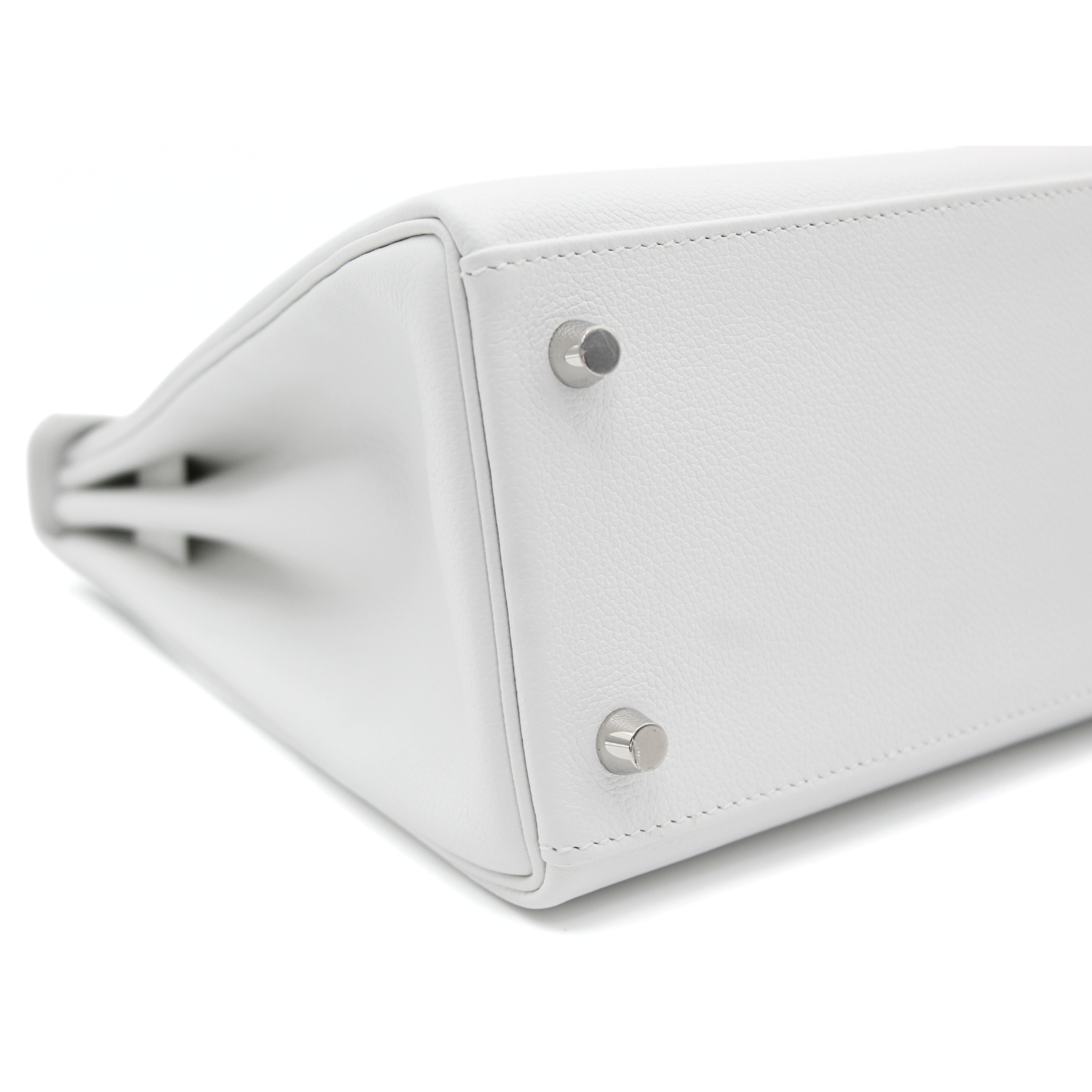 Kelly 28 Evercolor White