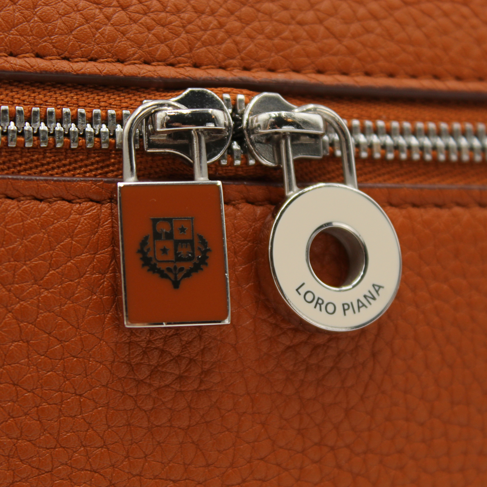 Extra Pocket L27 Calf Brown + White Handbag