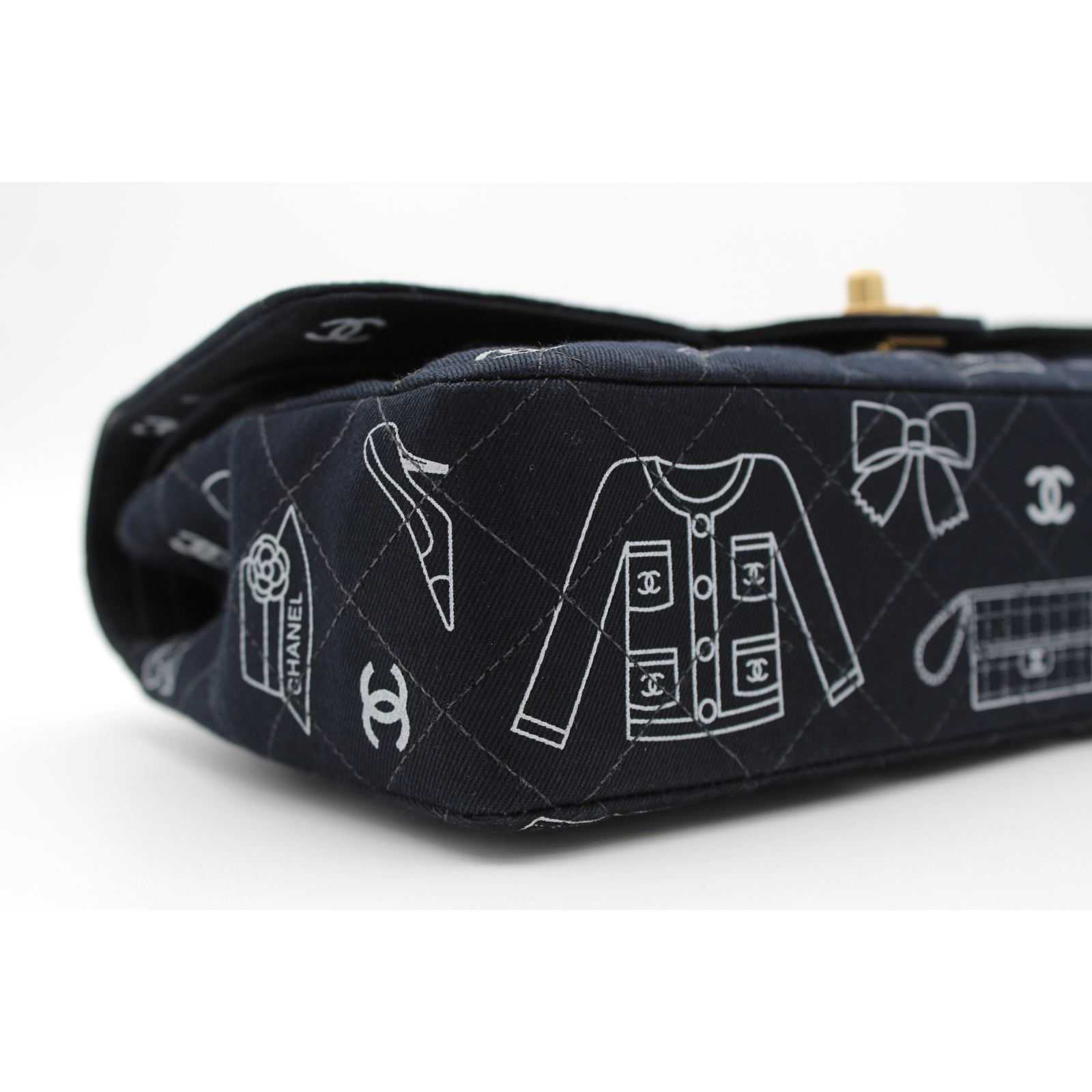 Classic Medium Canvas Navy Shoulder Bag