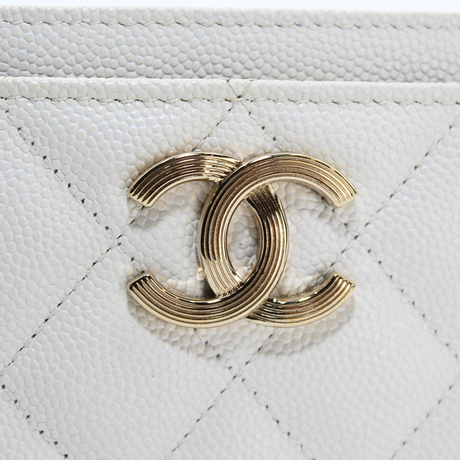 Classic Card Holder Caviar White Card Case