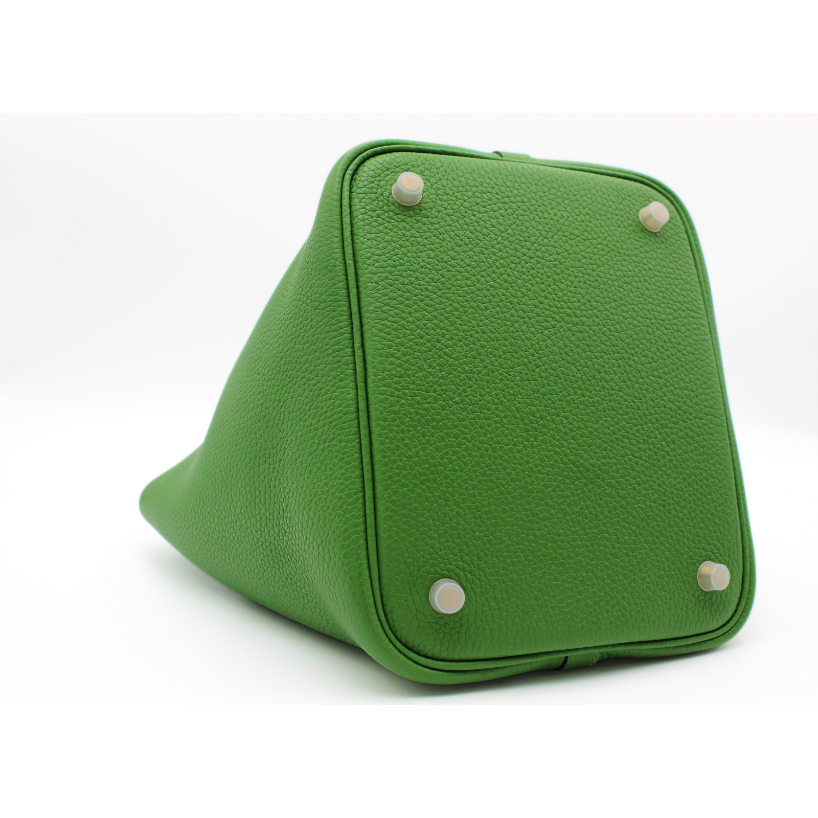 Picotin Lock 22 Taurillon Clemence Vert Yucca Handbag