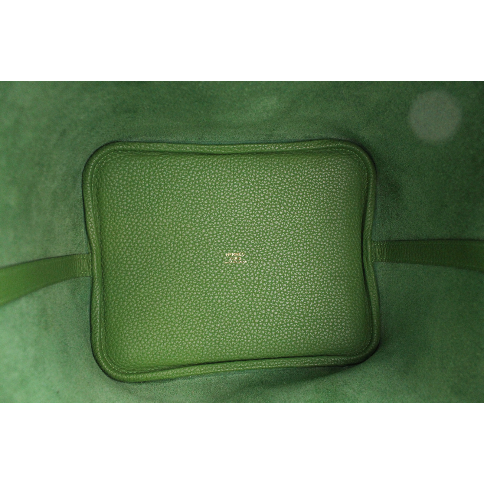 Picotin Lock 22 Taurillon Clemence Vert Yucca Handbag