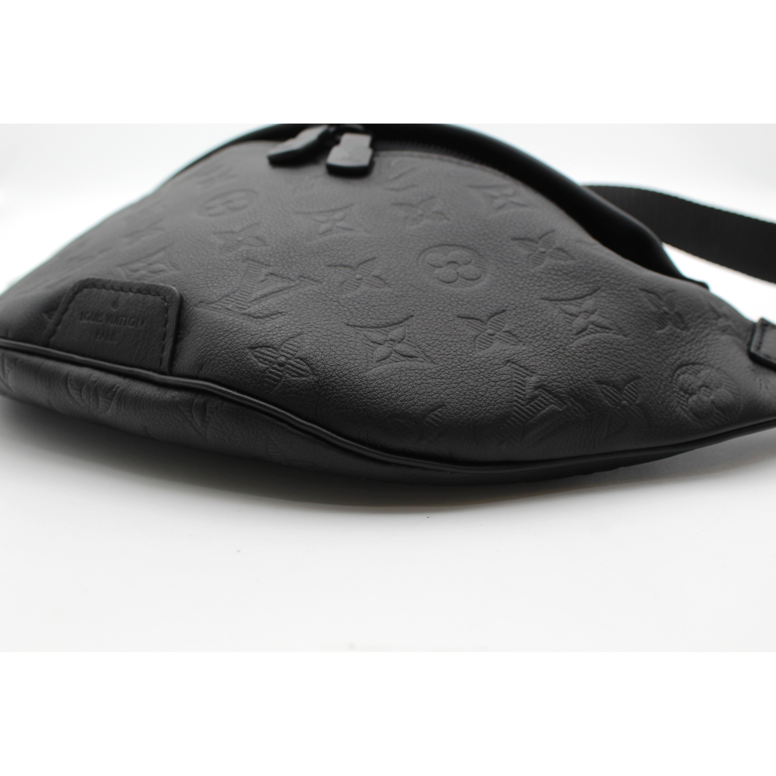 Discovery Bum Bag PM Monogram Shadow Belt Bag