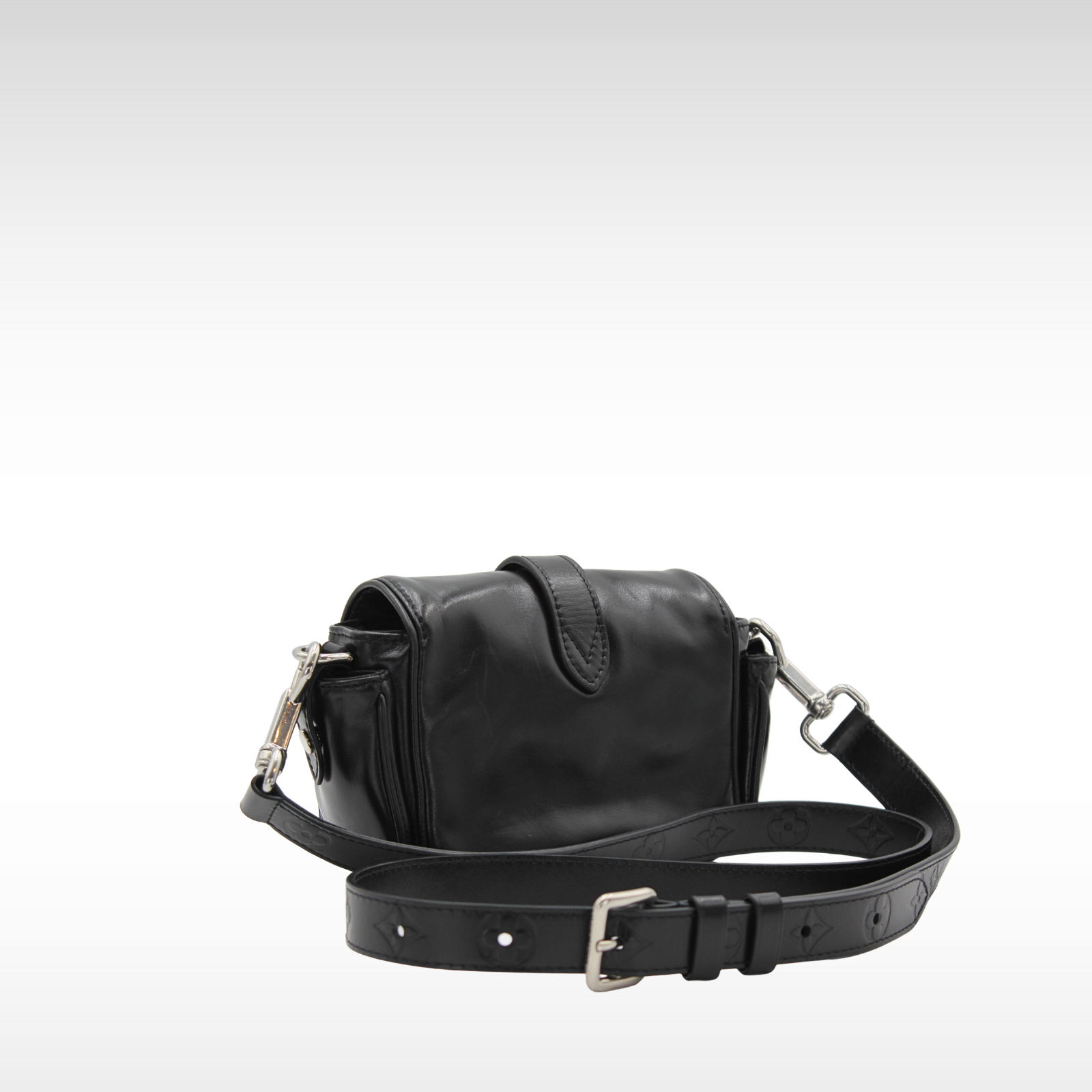 Cargo Wearable Wallet Calf Black Wallet on Chain