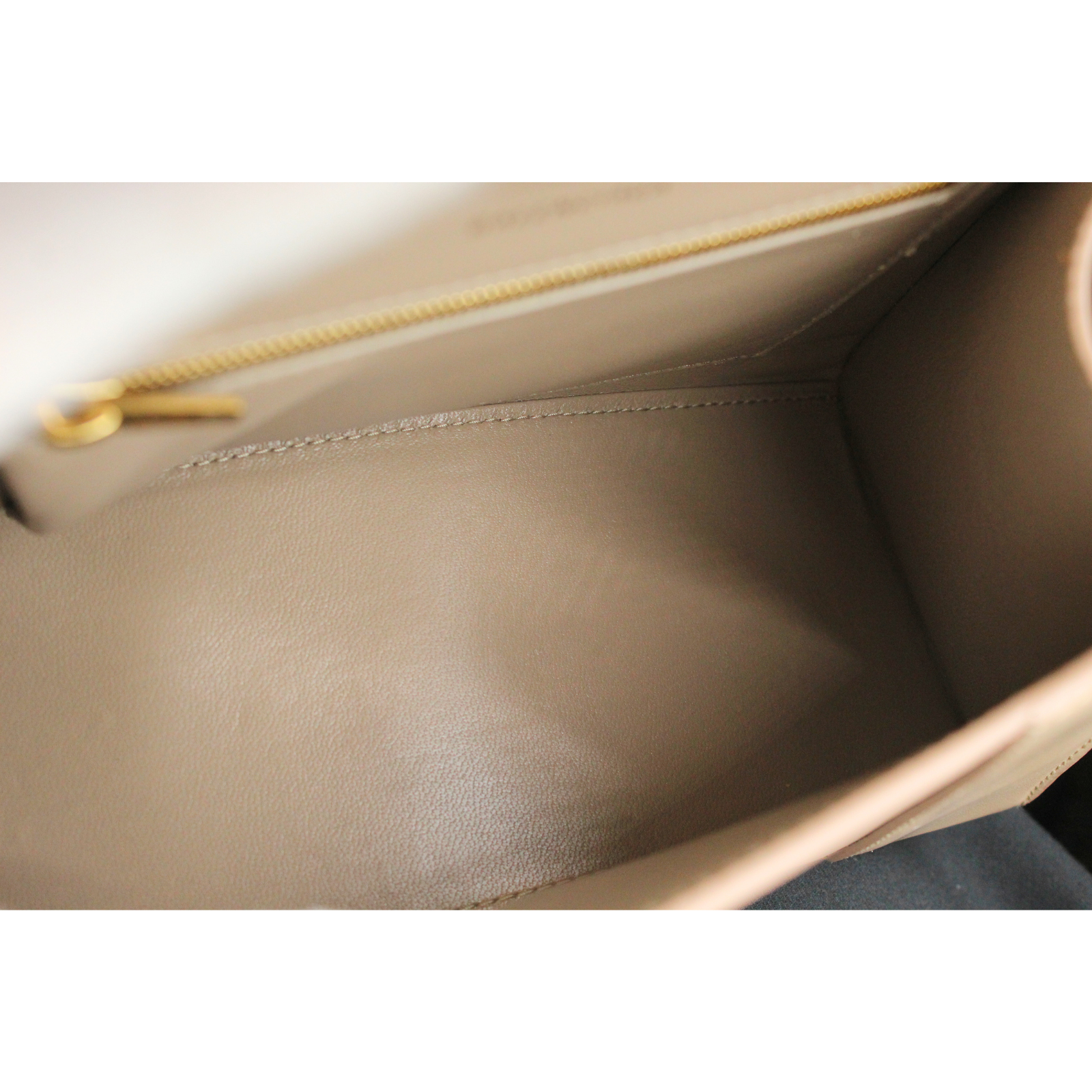 Hourglass Small Calf Beige Handbag