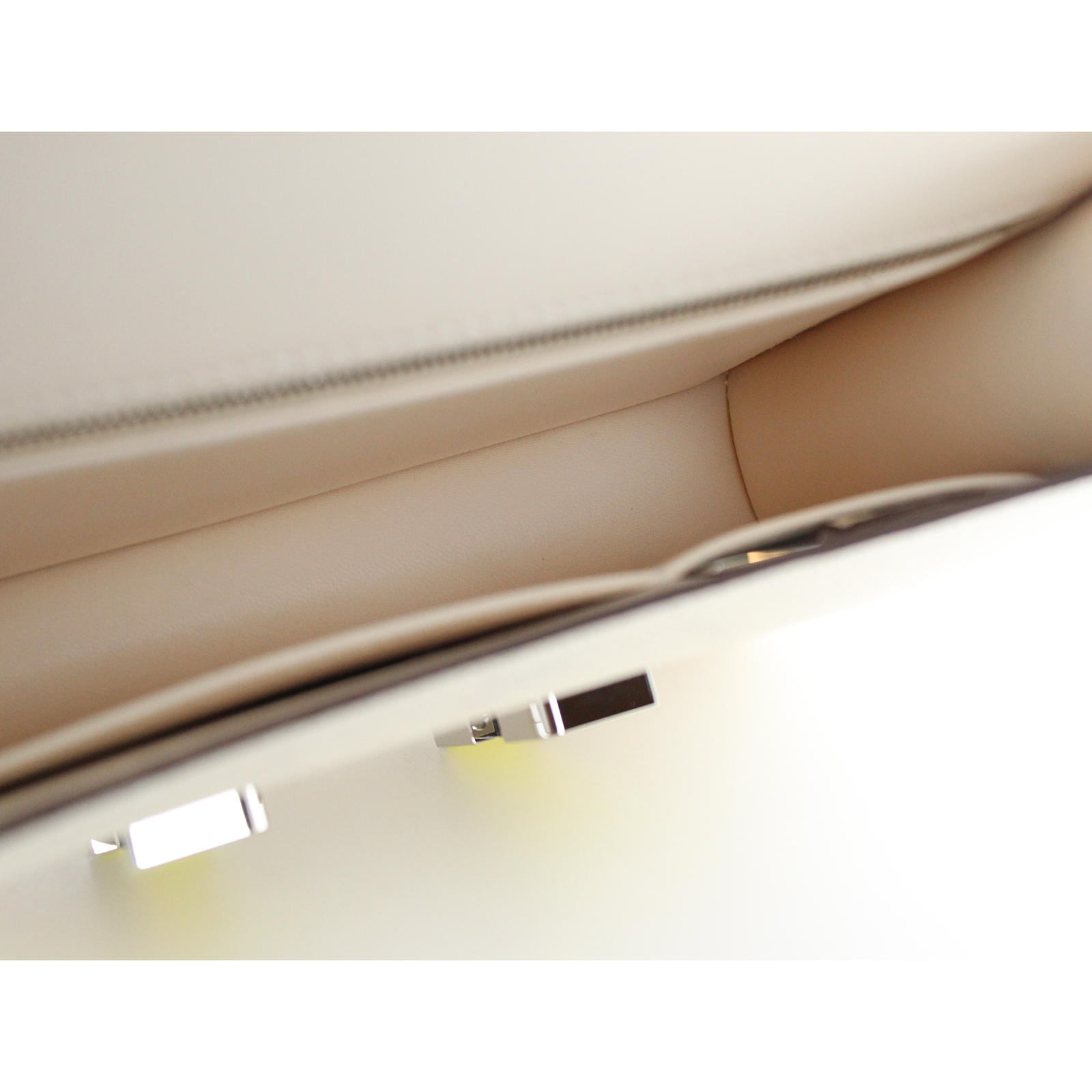 Constance 1 24 Epsom Nata Shoulder Bag