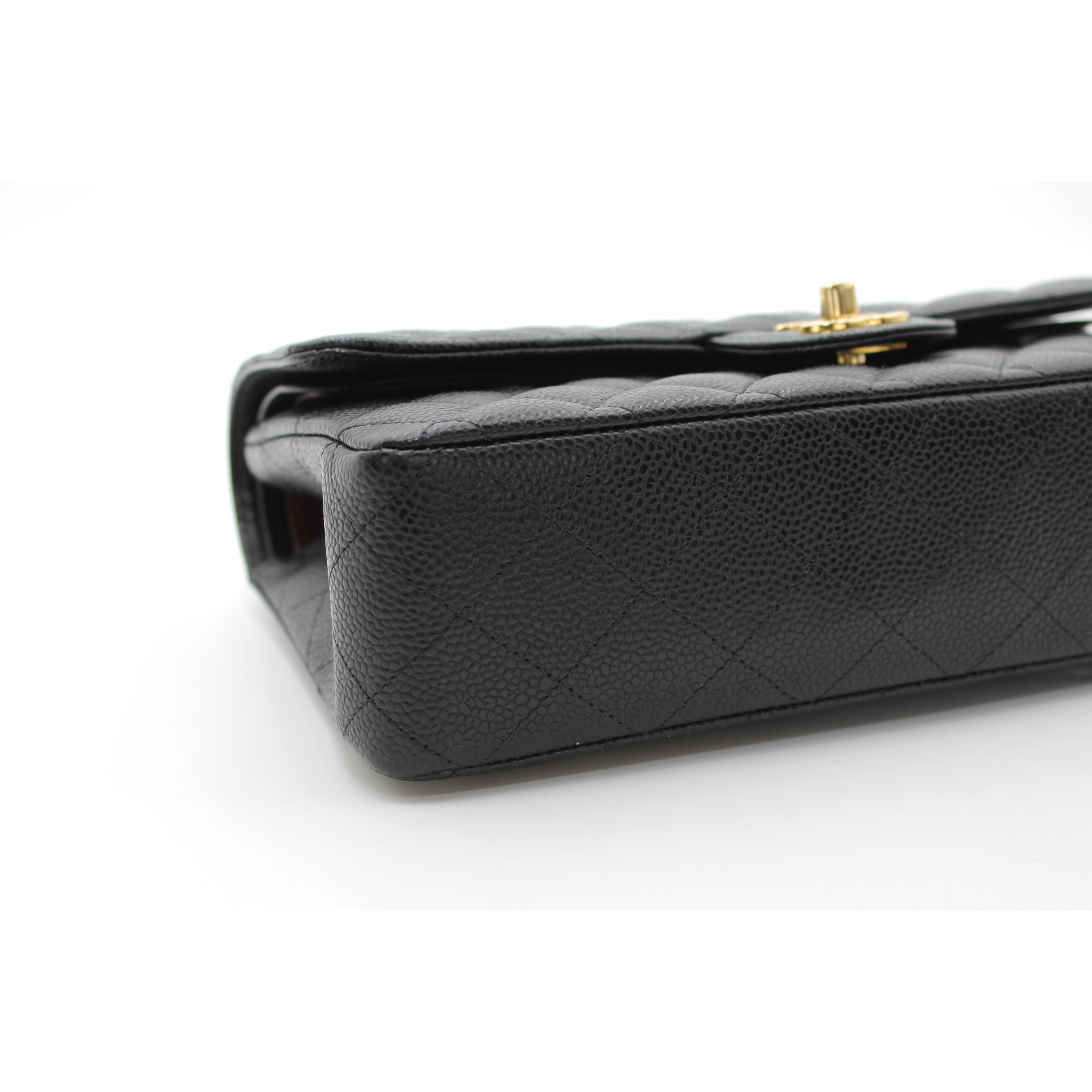 Classic Medium Caviar Black Shoulder Bag