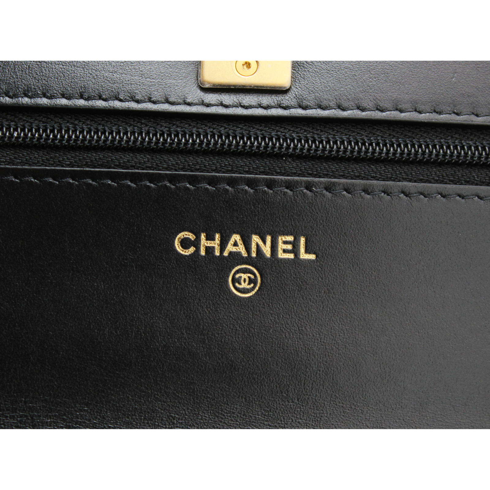 Lamb Black Wallet on Chain