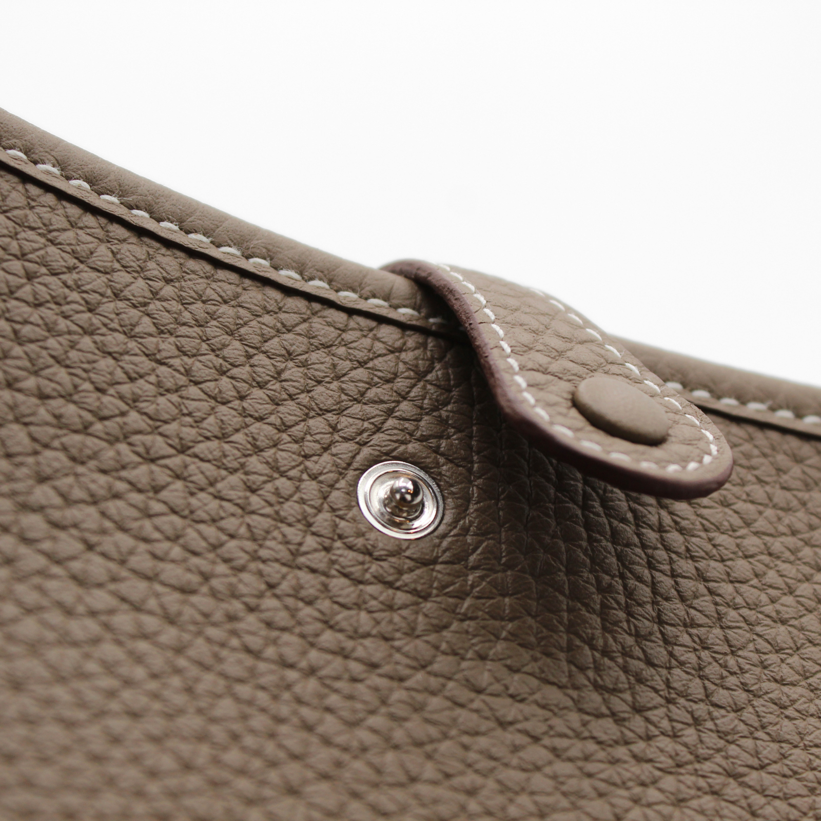 Evelyne Amazone 16 Taurillon Clemence Etoupe Crossbody