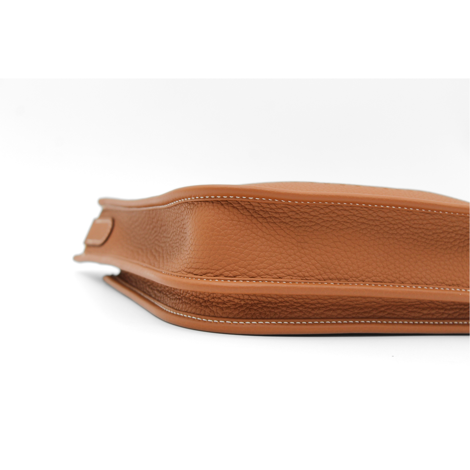Evelyne III 23 Taurillon Clemence Gold Crossbody Bag