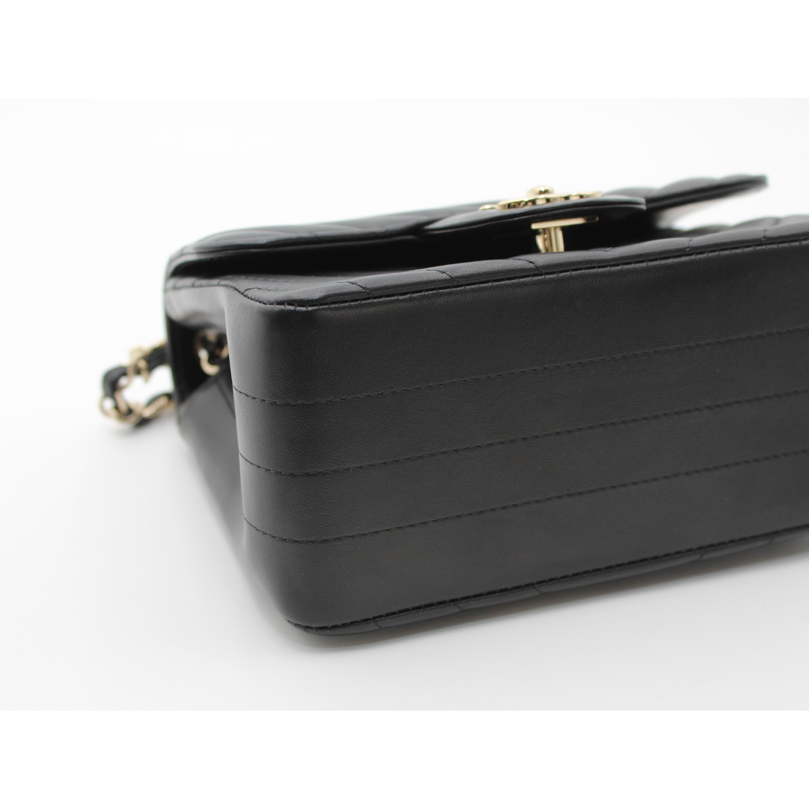 Classic Mini Chevron Lamb Black Shoulder Bag