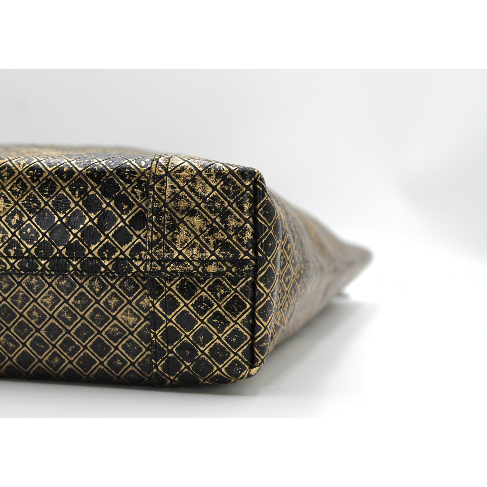 Intrecciato Mirage Calf Black + Gold Tote Bag