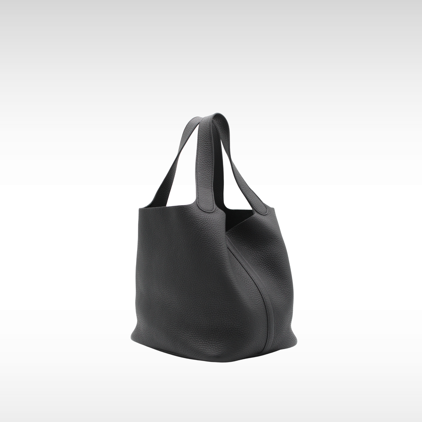 Picotin Lock 22 Taurillon Clemence Black Handbag