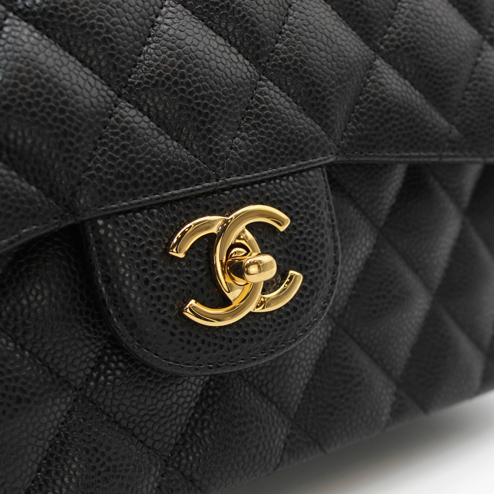 Classic Large Caviar Black Shoulder Bag