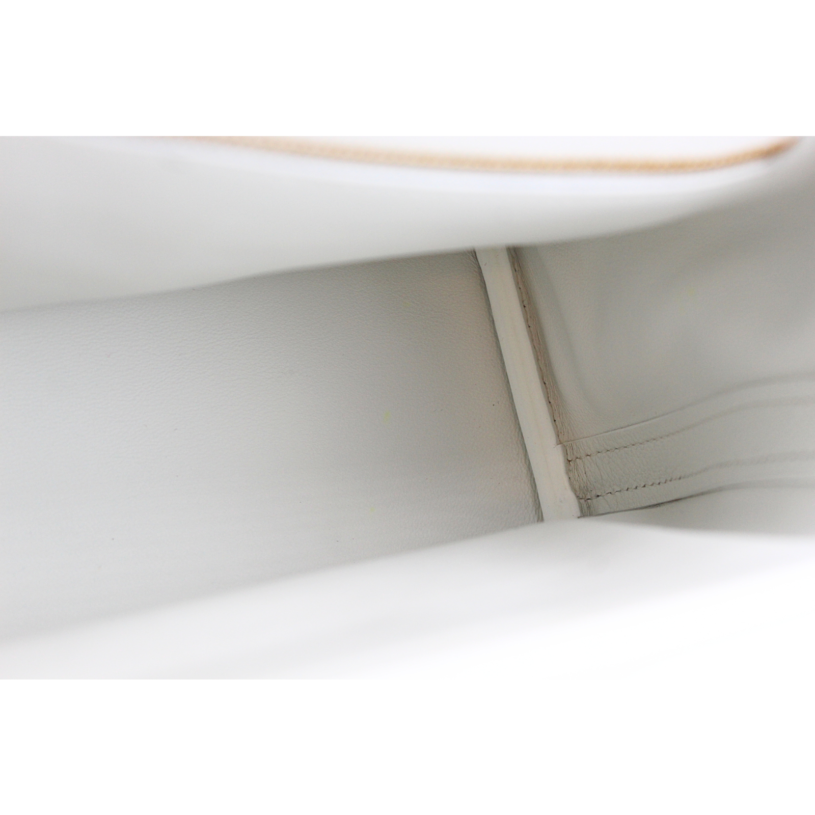 24/24 21 Evercolor White Handbag