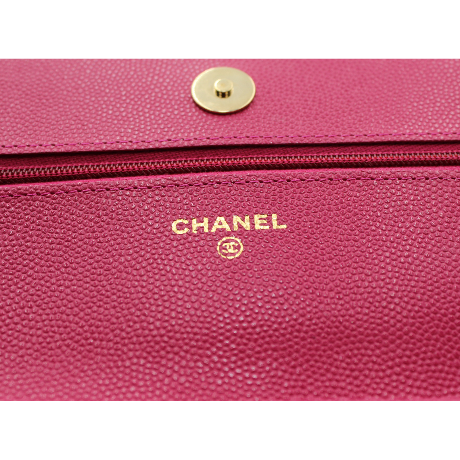Classic Caviar Pink Wallet on Chain