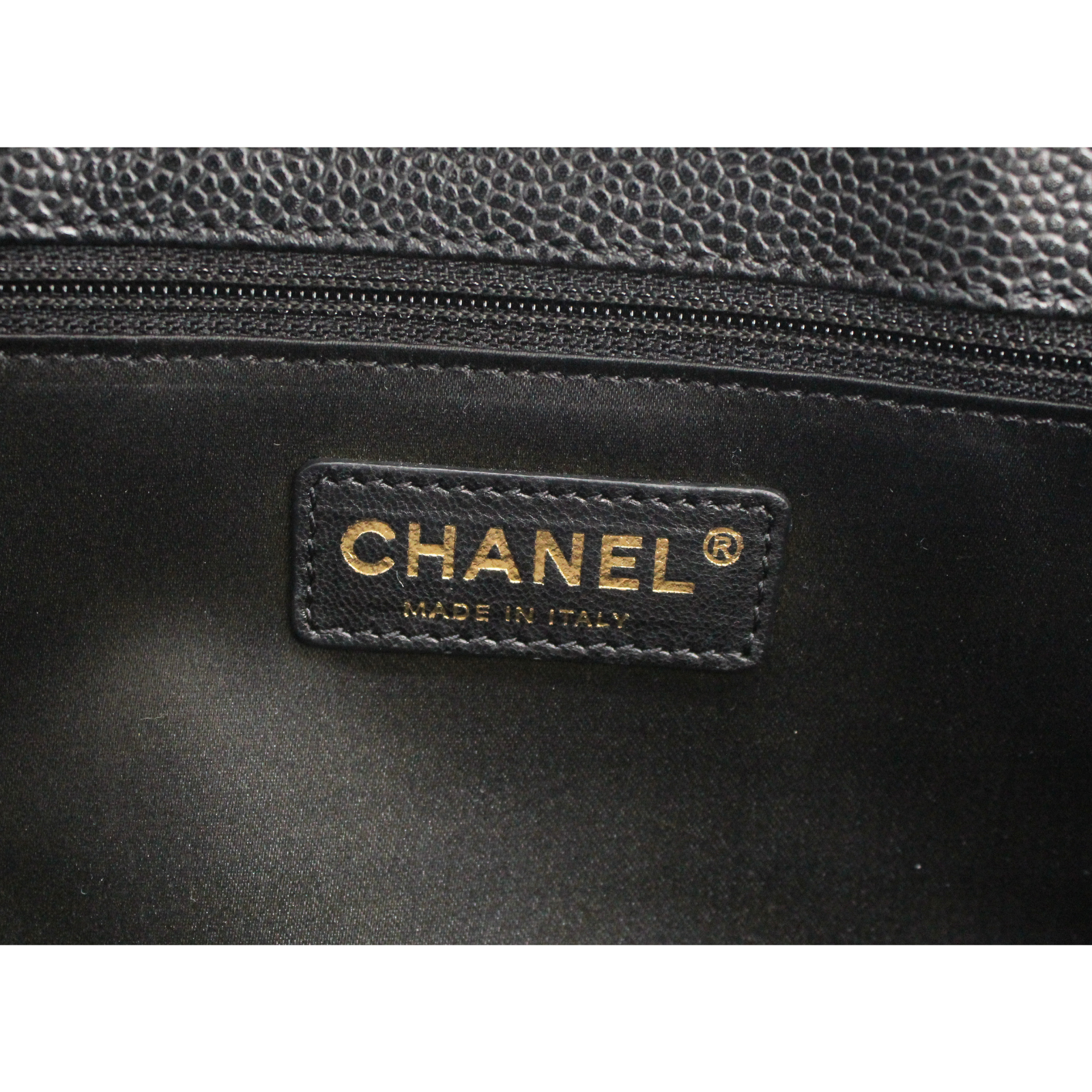 Grand Shopping Tote Caviar Black Shoulder Bag