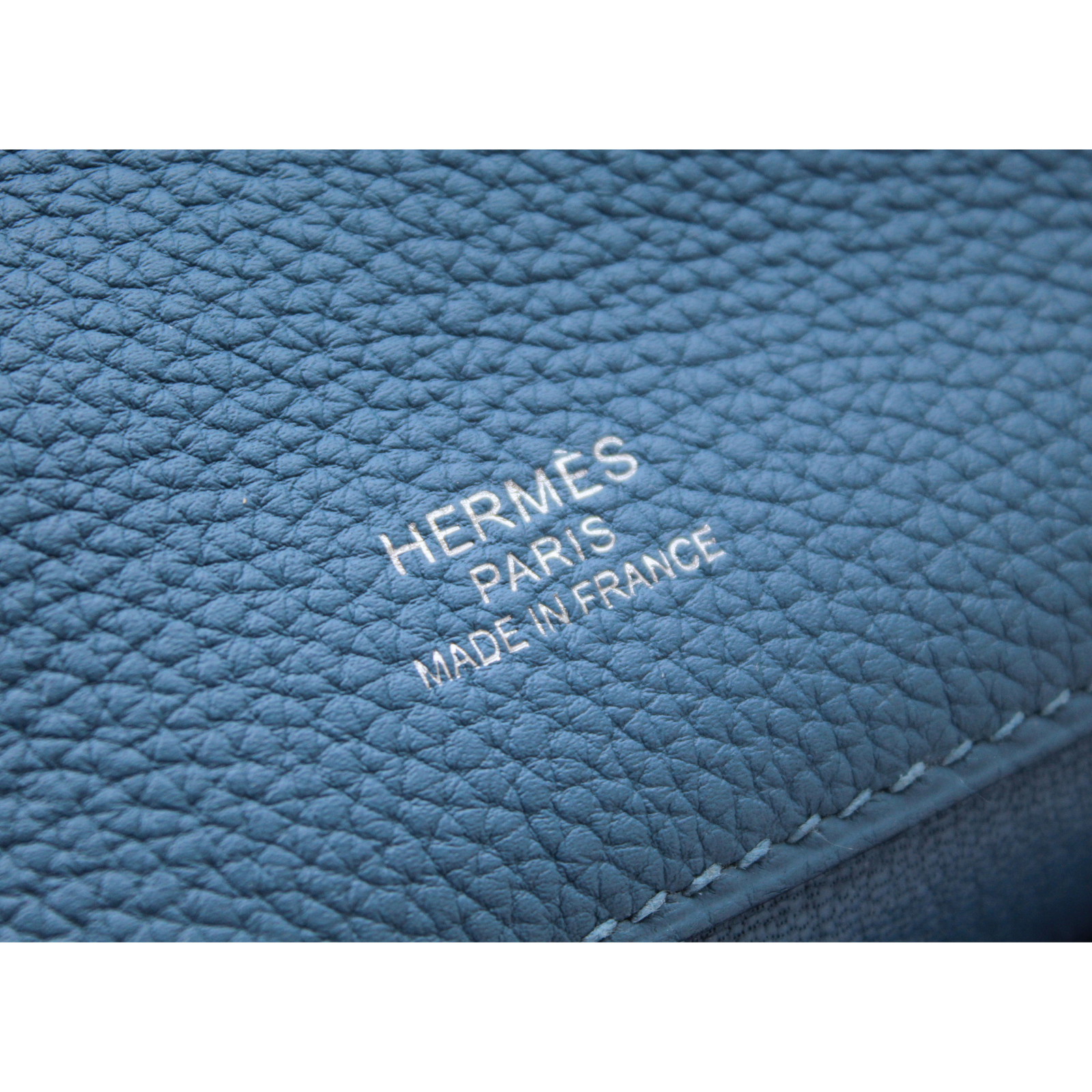 Sac A Depeches Light 37 Togo Azur Briefcase