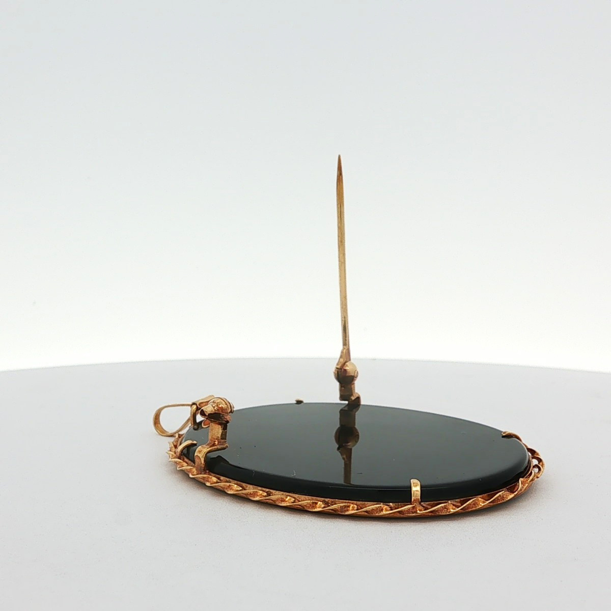 18K Yellow Gold Brooch