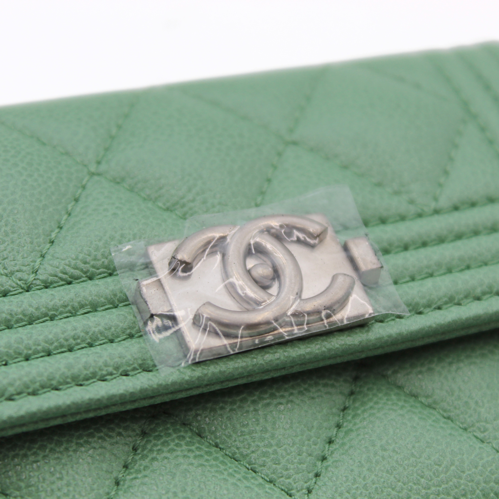 Boy Chanel Caviar Green Card Case
