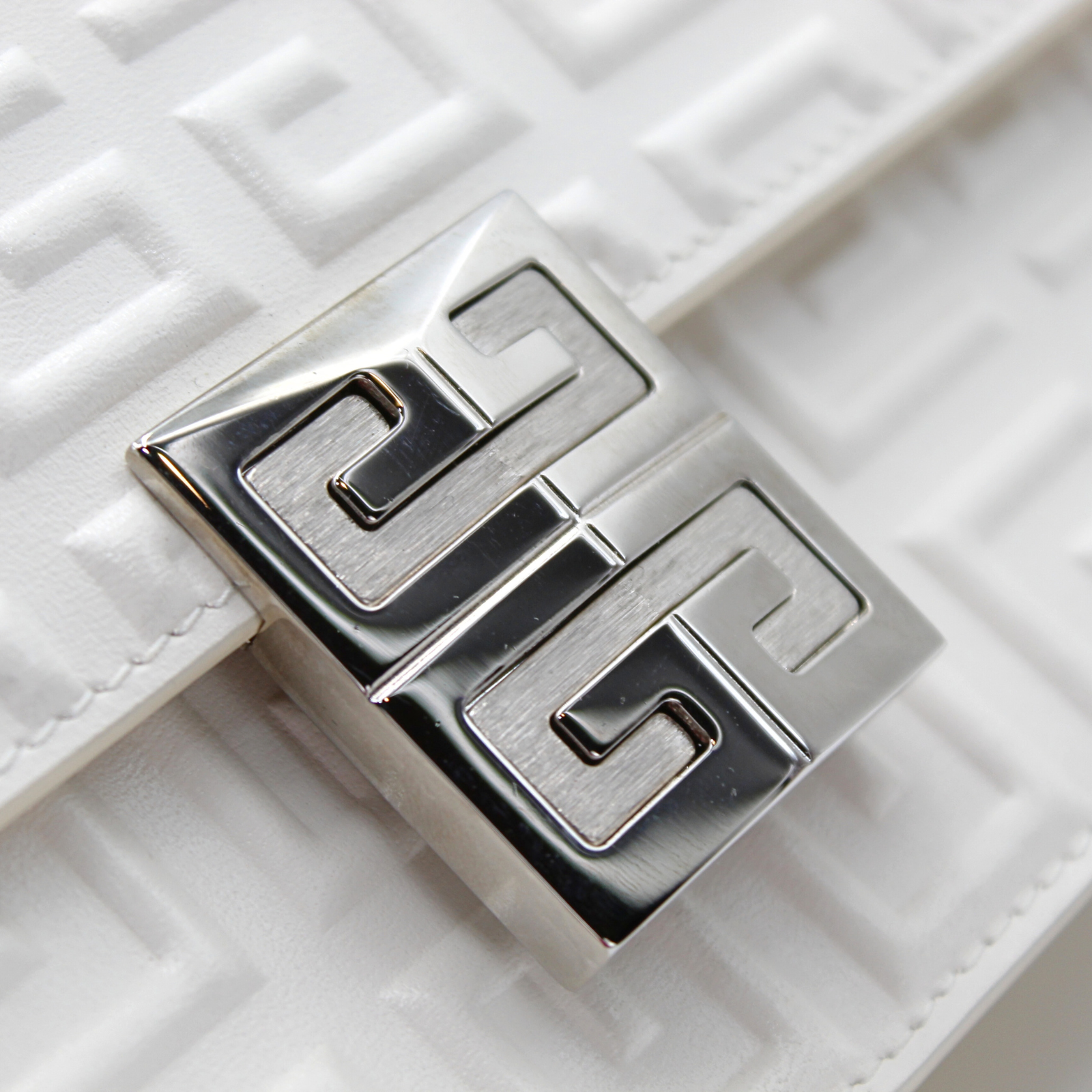 GIVENCHY 4G 2600040237978