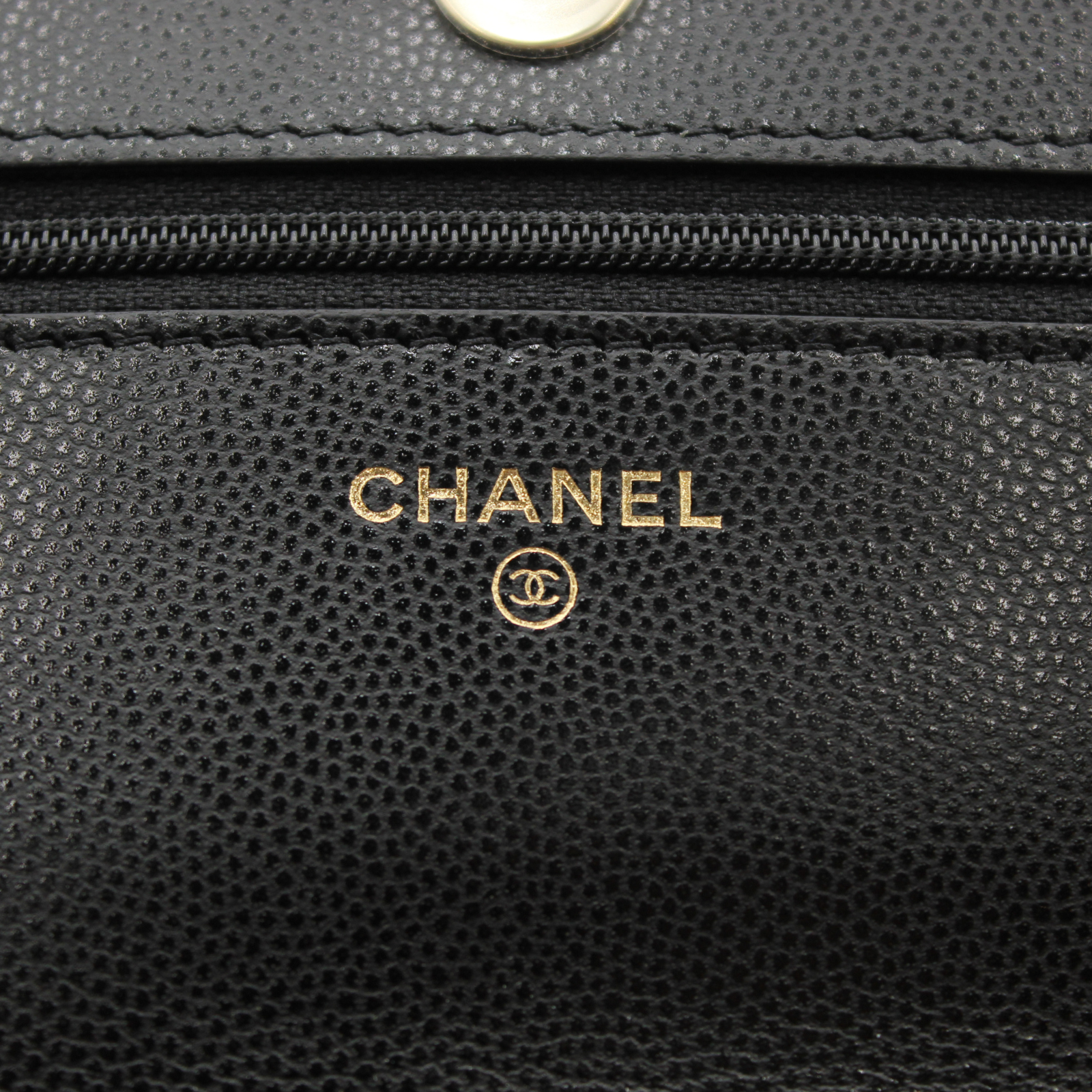 Matelasse Caviar Black Wallet on Chain