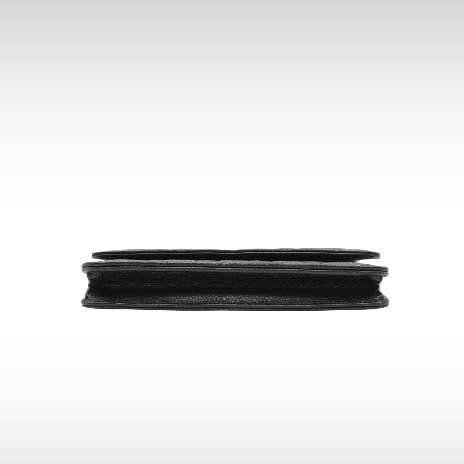 Classic Caviar Black Wallet on Chain