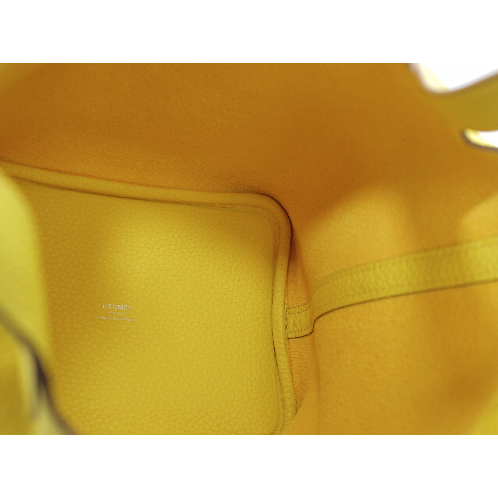 Picotin Lock 18 Taurillon Clemence Lime Handbag