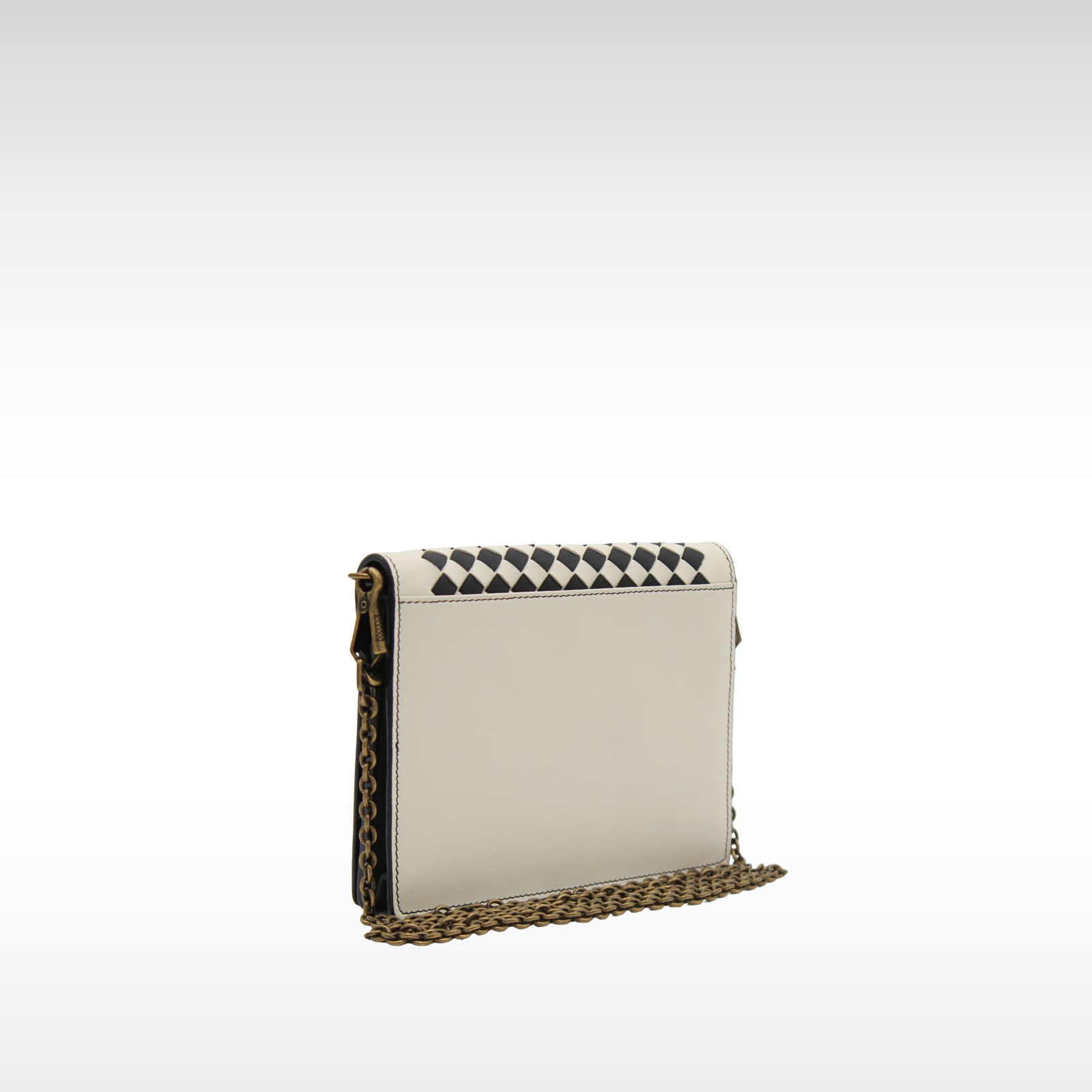 Intrecciato Lamb White & Black Wallet On Chain