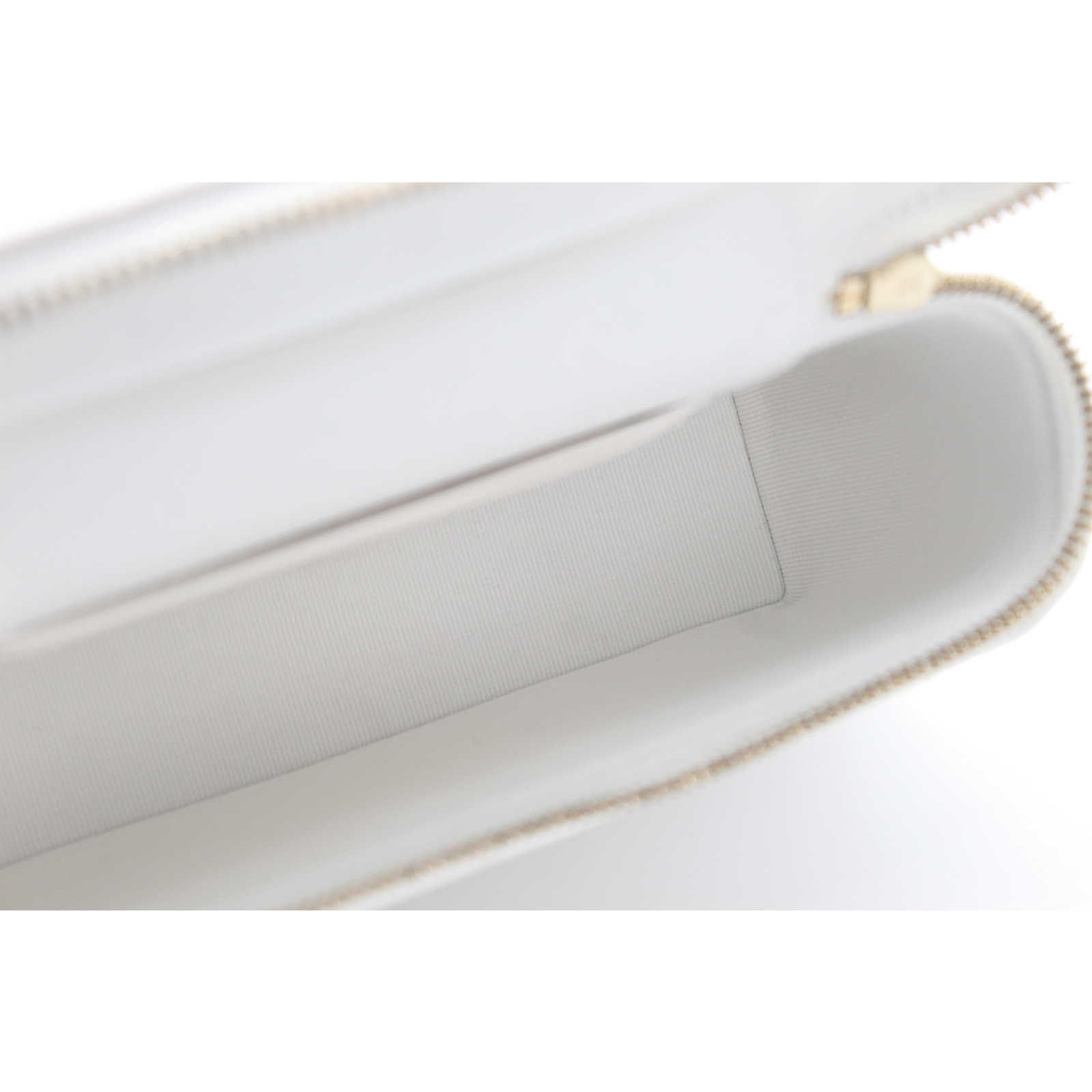 Vanity With Chain Caviar White Handbag