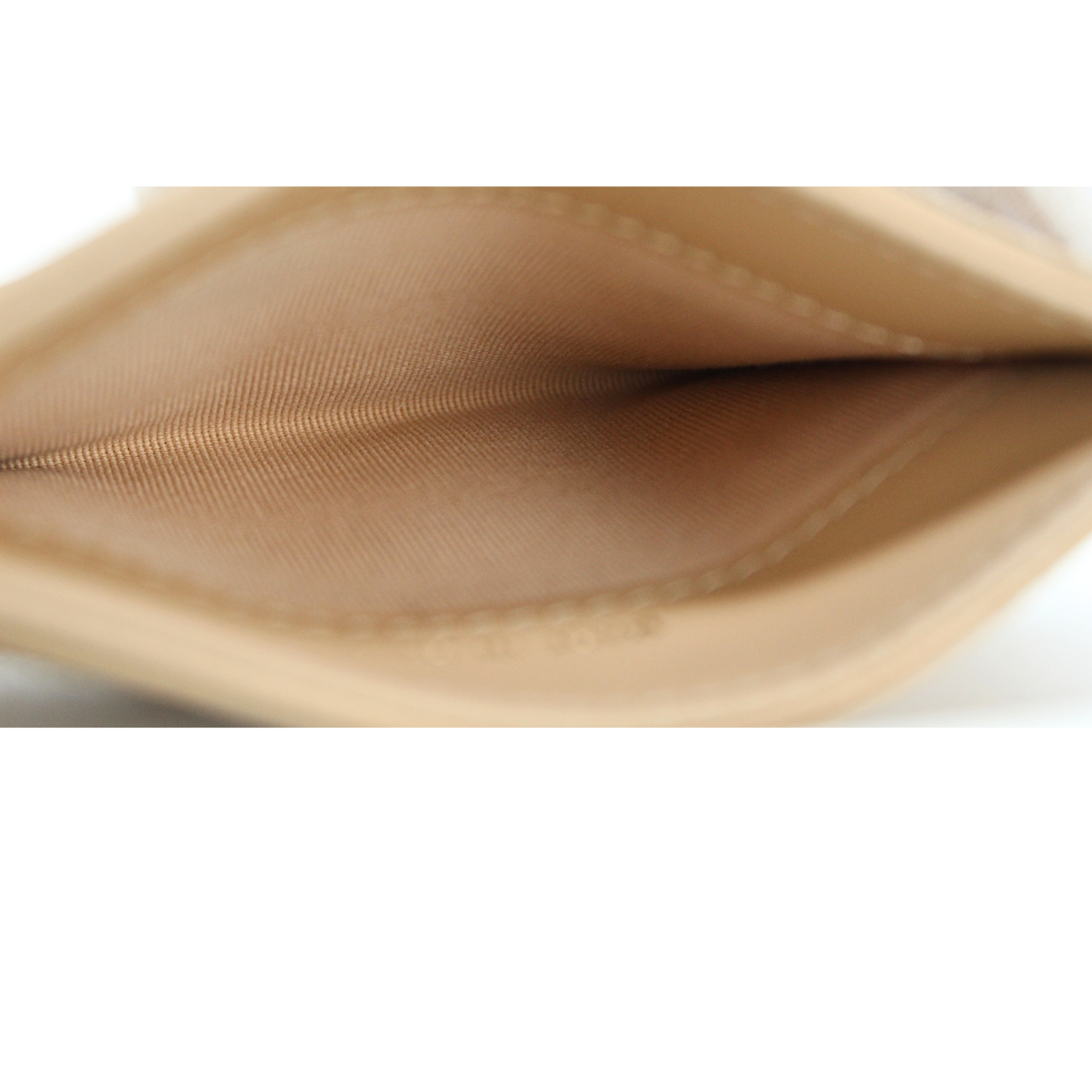 Classic Card Holder Caviar Beige Card Case