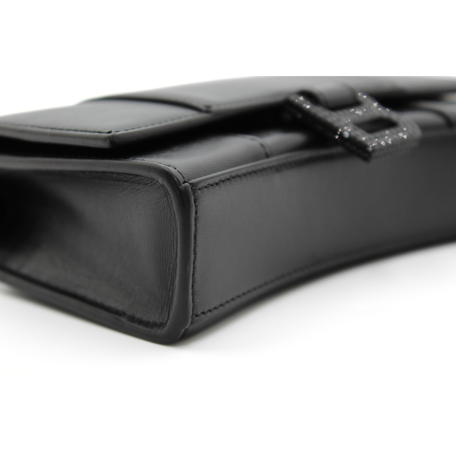 Hourglass Calf Wallet on Chain