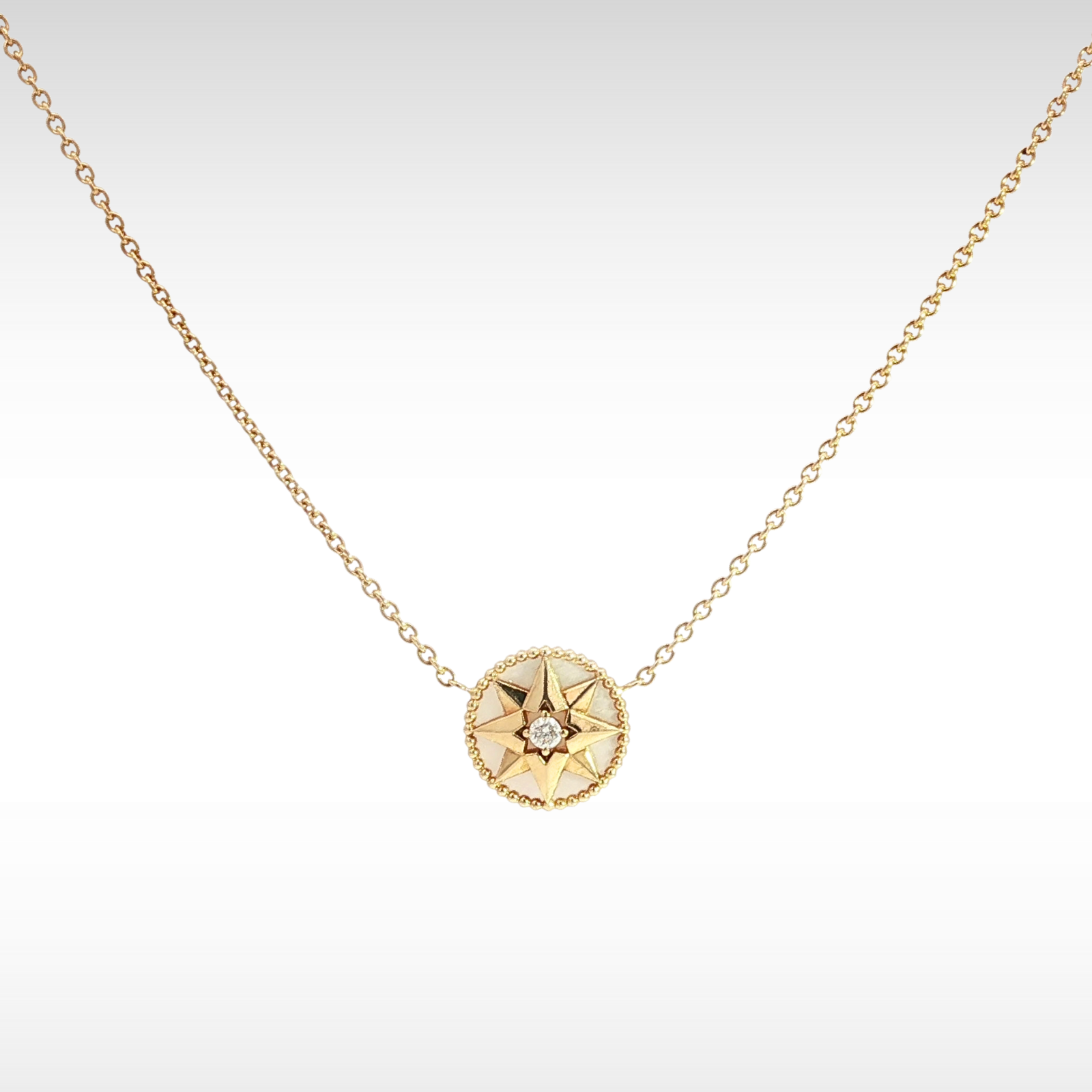 Rose des Vents Necklace Yellow Gold