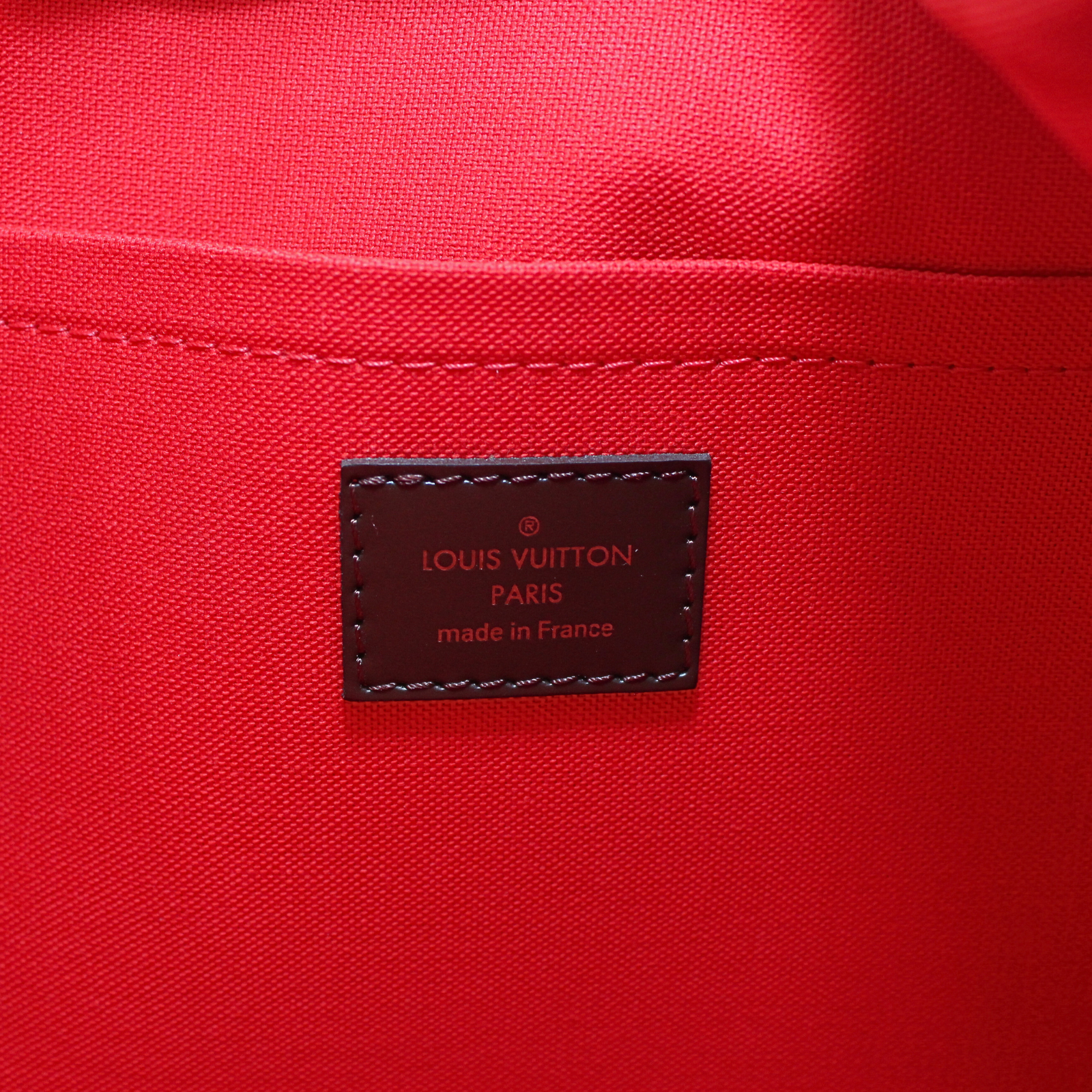 Thames GM Damier Shoulder Bag