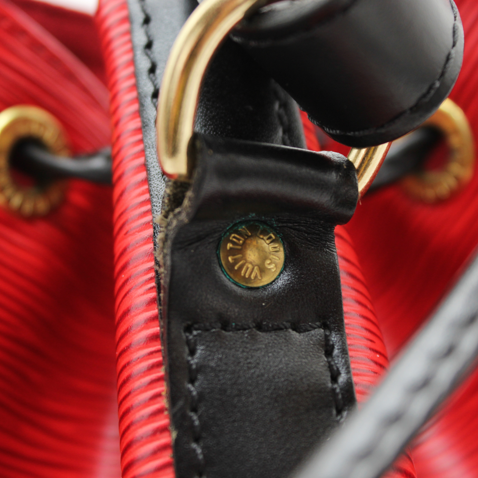 Petit Noe Epi Shoulder Bag