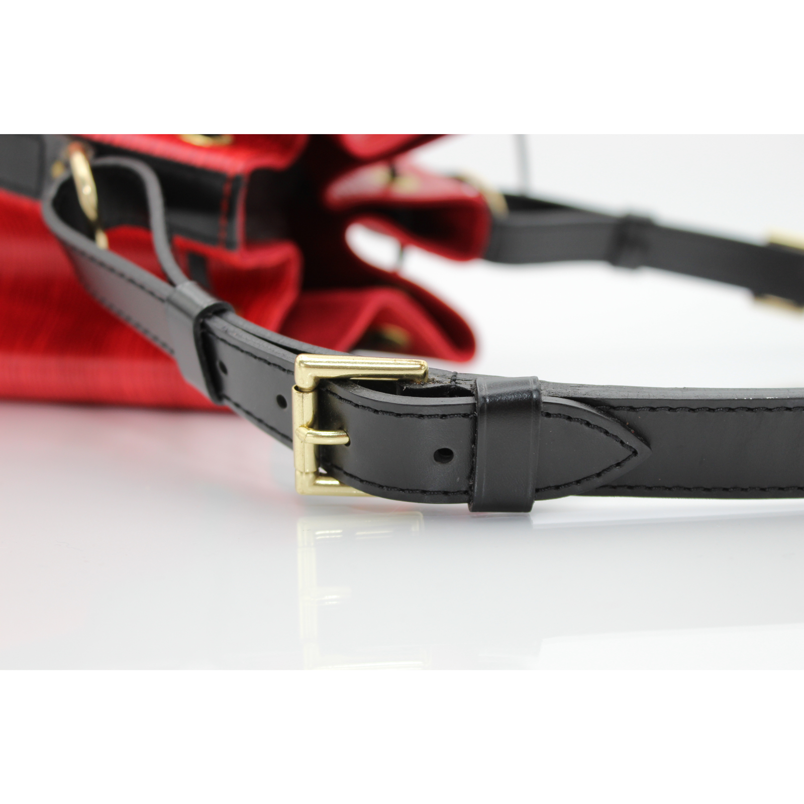 Petit Noe Epi Shoulder Bag