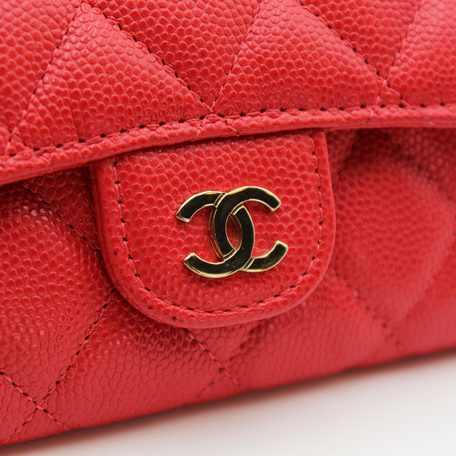 Timeless Classic Caviar Red Card Case