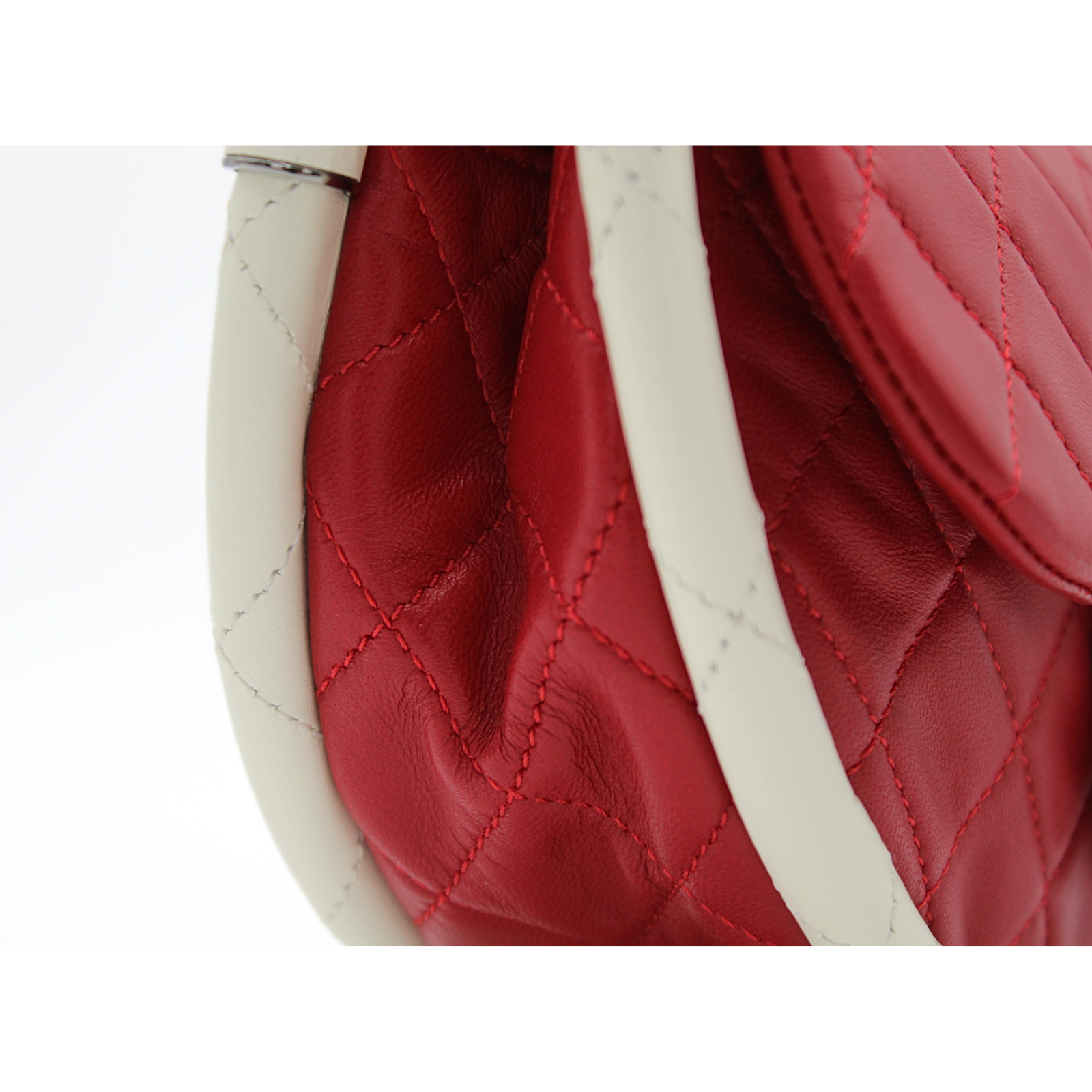 Hula Hoop Small Lamb Red Handbag