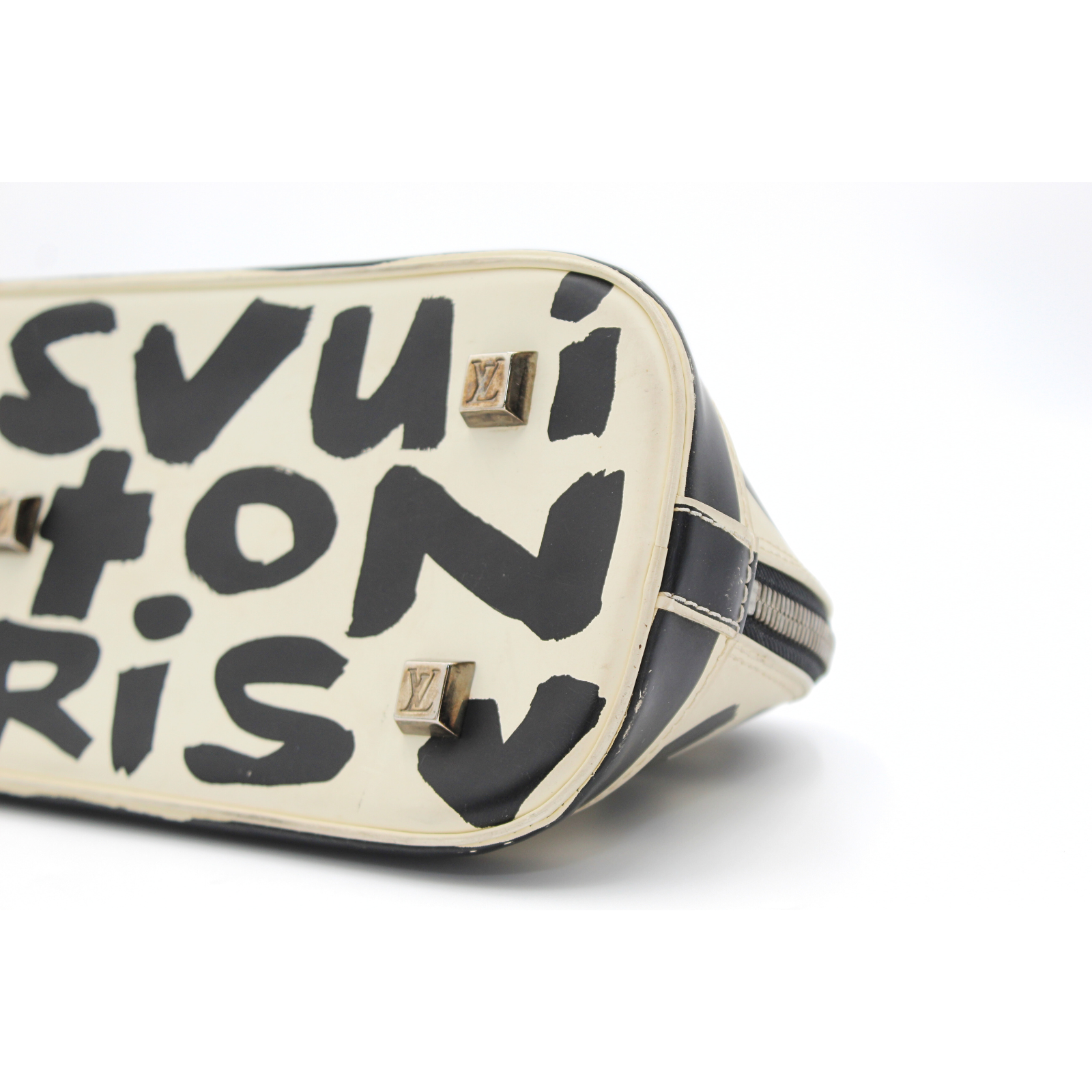 Alma Horizontal Graffiti Handbag