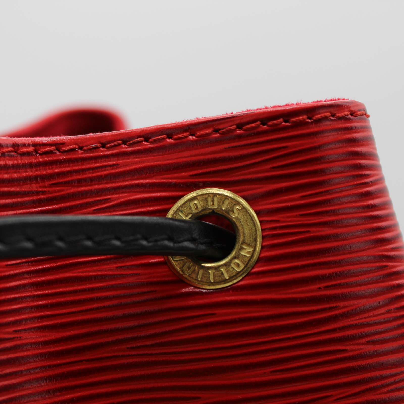 Petit Noe Epi Shoulder Bag