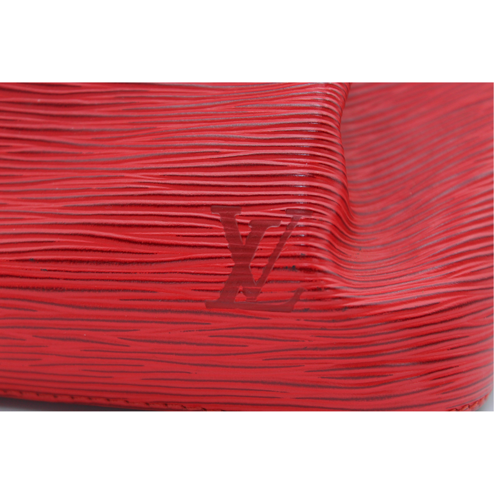 Petit Noe Epi Shoulder Bag