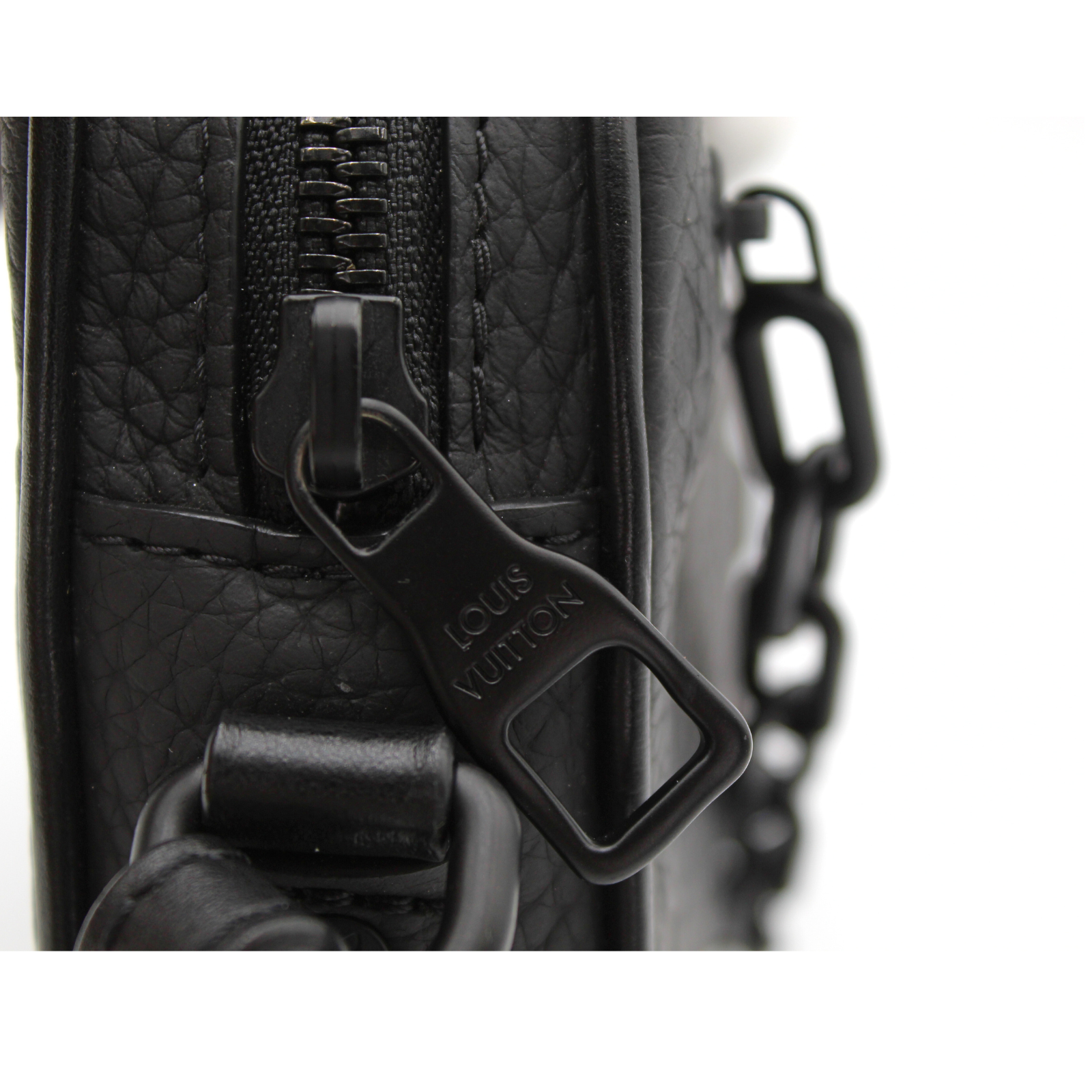 Pochette Volga Taurillon Monogram Clutch Bag