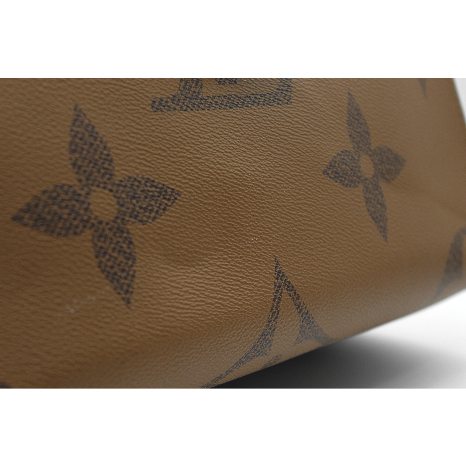 Onthego MM Monogram Giant Marron Hand Bag