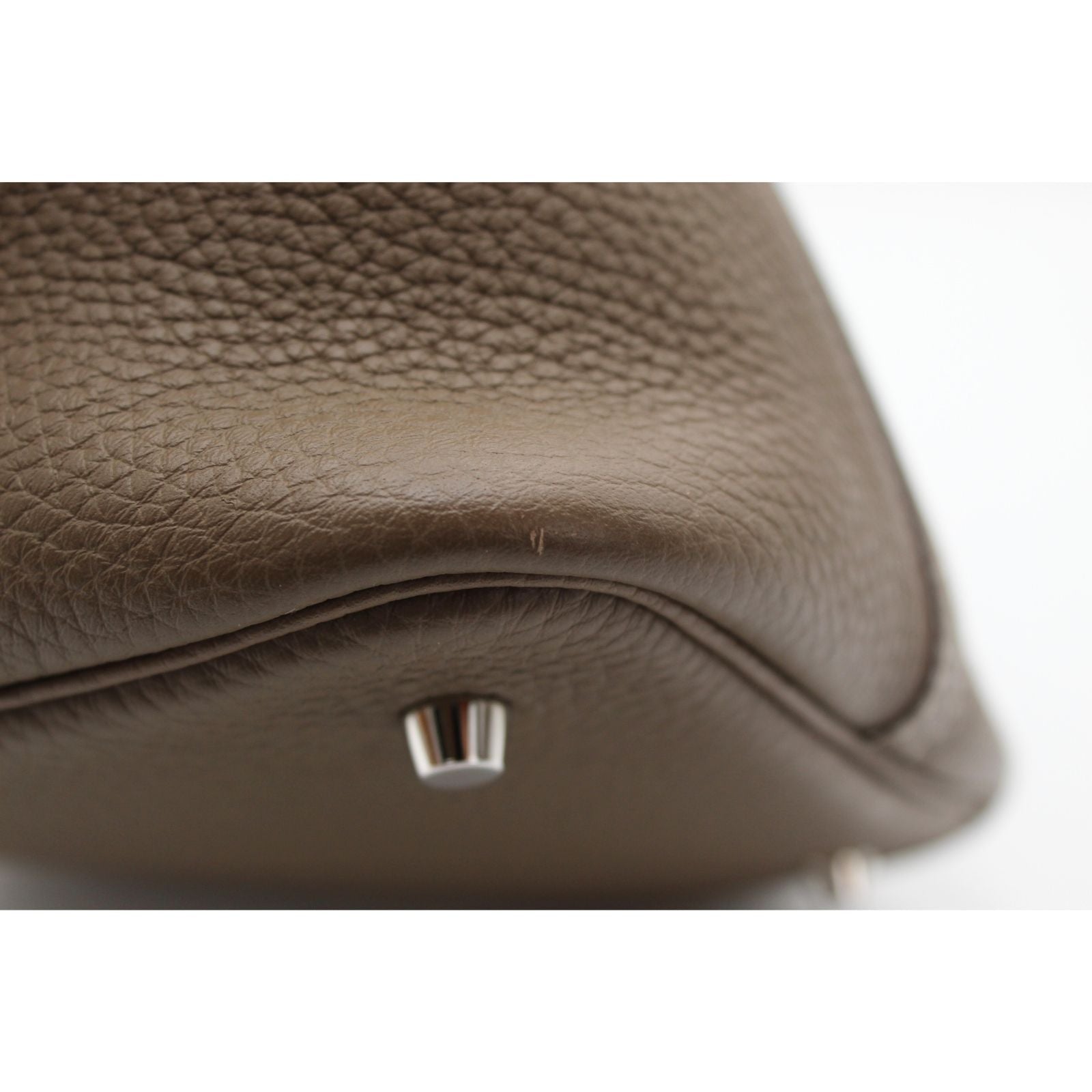 Picotin Lock 22 Taurillon Clemence Etoupe Hand Bag