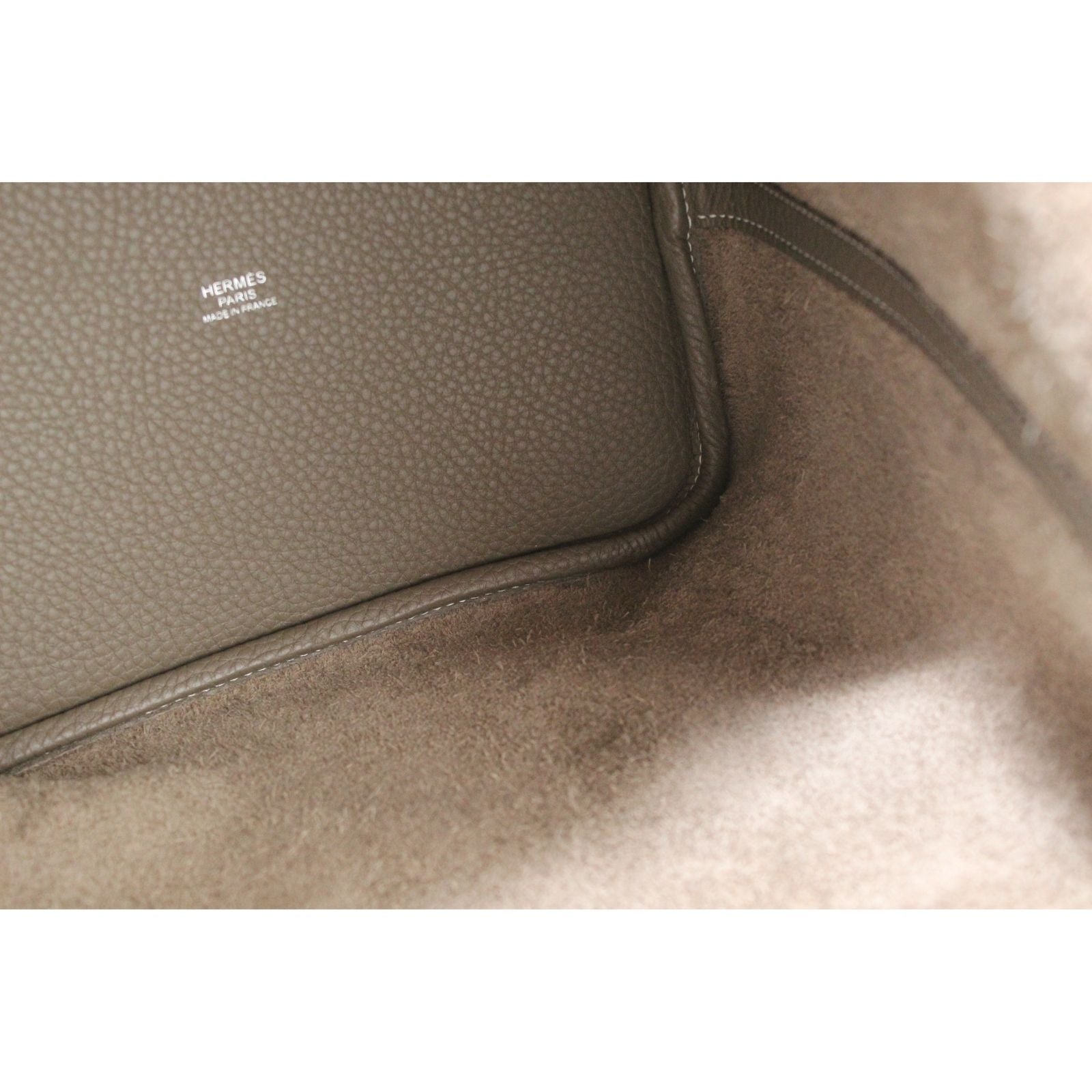 Picotin Lock 22 Taurillon Clemence Etoupe Hand Bag