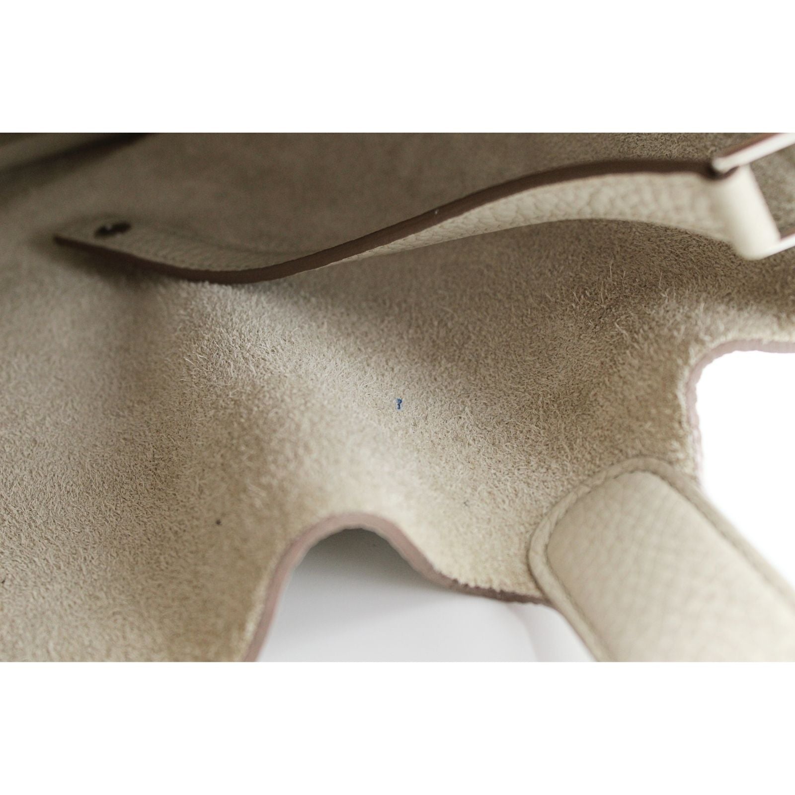 Picotin Lock 22 Taurillon Clemence Beton Hand Bag